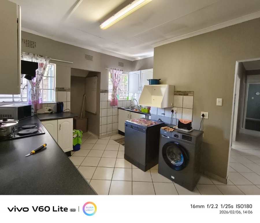 3 Bedroom Property for Sale in Brackendowns Gauteng