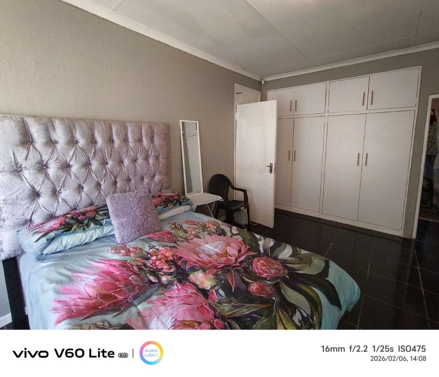 3 Bedroom Property for Sale in Brackendowns Gauteng