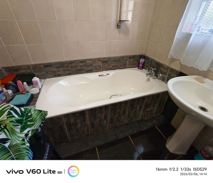 3 Bedroom Property for Sale in Brackendowns Gauteng