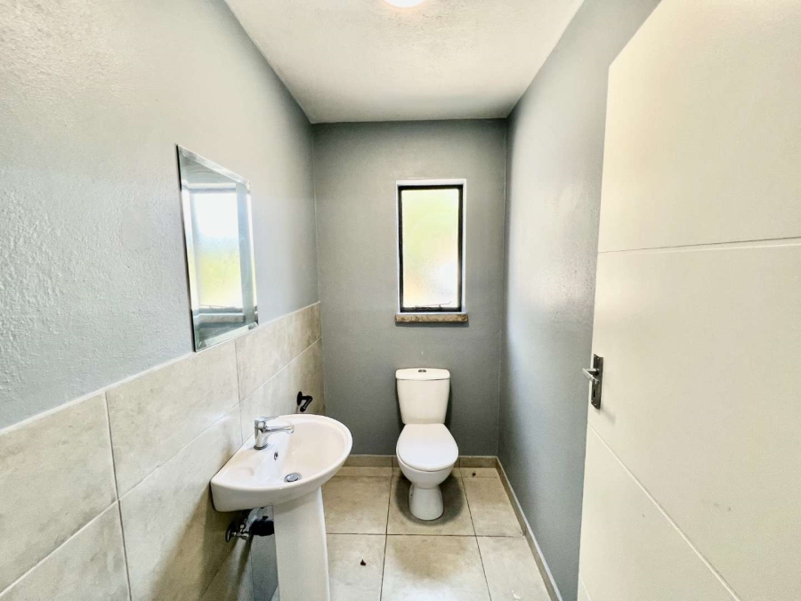 To Let Commercial Property for Rent in Halfway House Gauteng