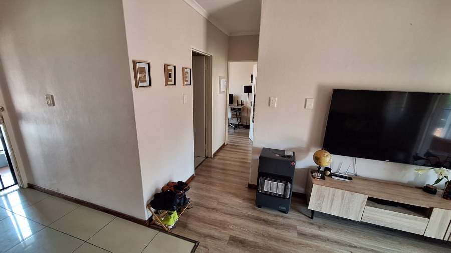 To Let 2 Bedroom Property for Rent in Northcliff Gauteng