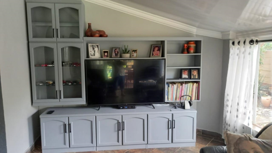 3 Bedroom Property for Sale in Wierdapark Gauteng