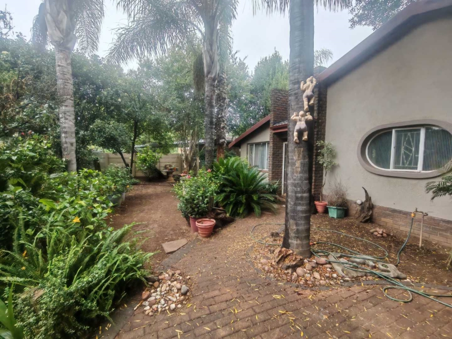 3 Bedroom Property for Sale in Wierdapark Gauteng