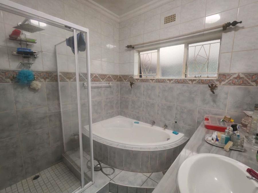 3 Bedroom Property for Sale in Wierdapark Gauteng