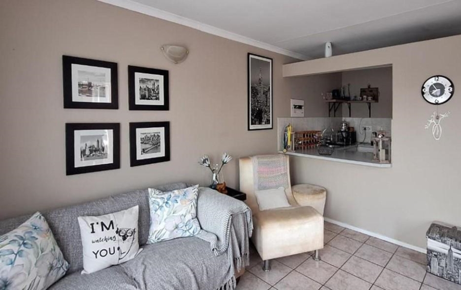 2 Bedroom Property for Sale in Glen Marais Gauteng