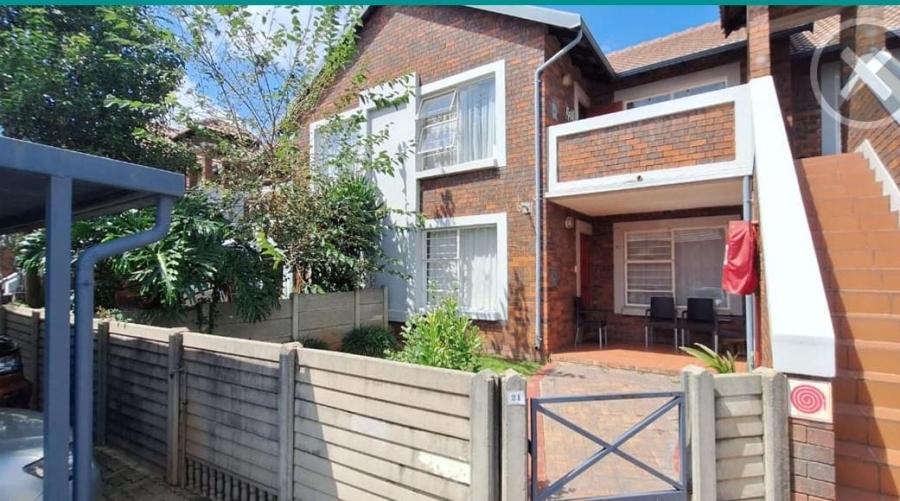 2 Bedroom Property for Sale in Glen Marais Gauteng