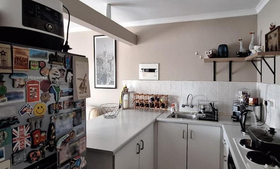 2 Bedroom Property for Sale in Glen Marais Gauteng