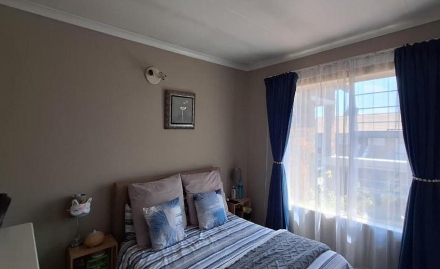 2 Bedroom Property for Sale in Glen Marais Gauteng