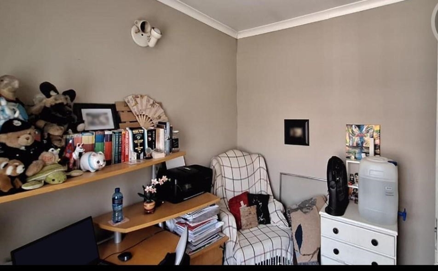 2 Bedroom Property for Sale in Glen Marais Gauteng