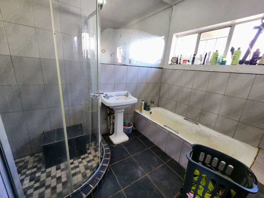 5 Bedroom Property for Sale in Villieria Gauteng