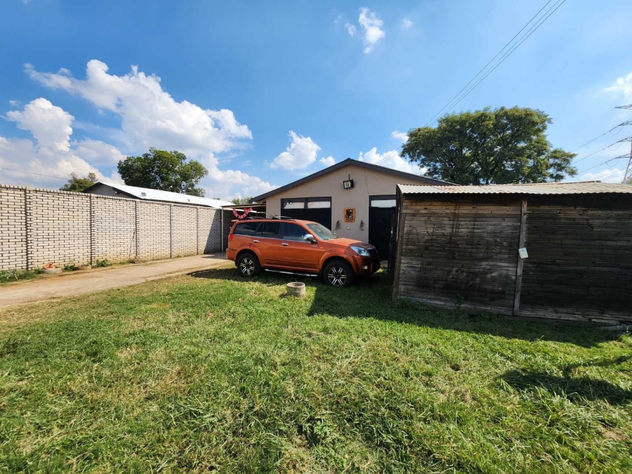 5 Bedroom Property for Sale in Villieria Gauteng