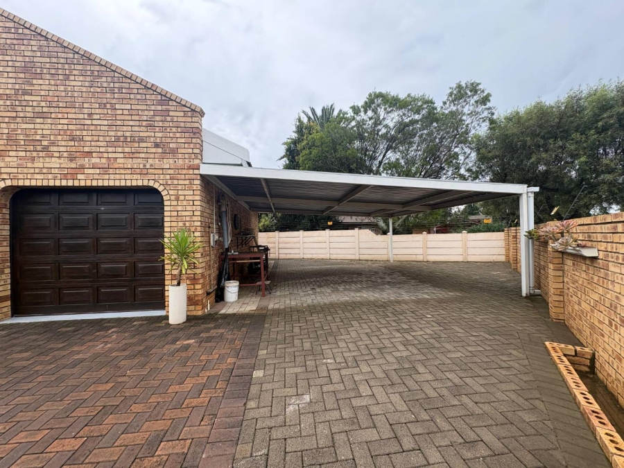 4 Bedroom Property for Sale in Risiville Gauteng