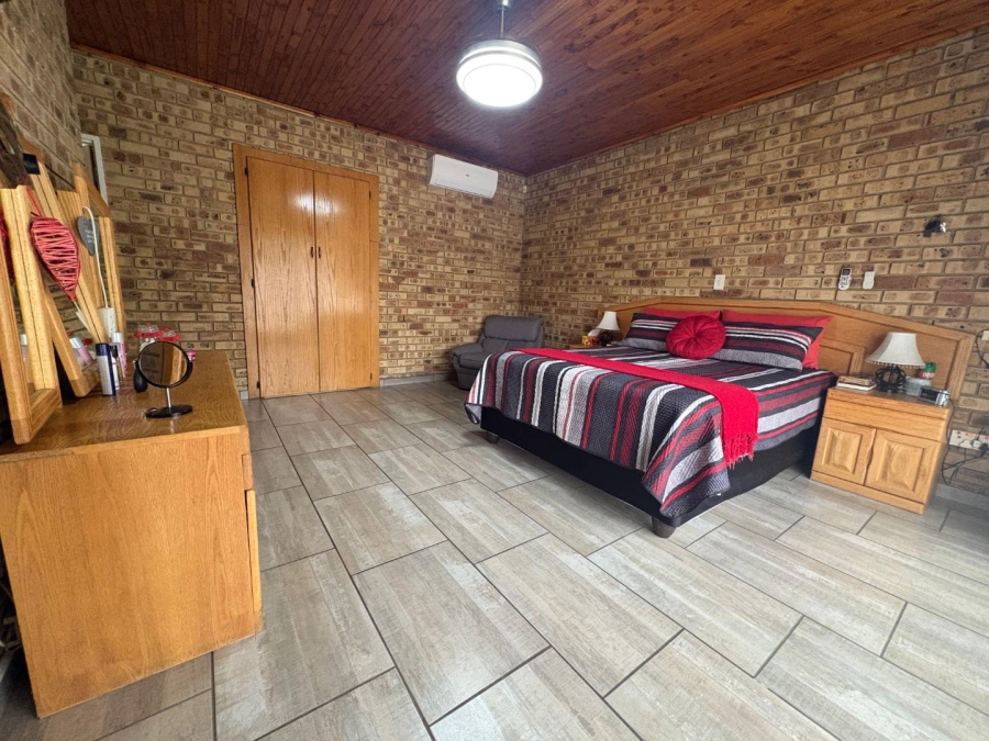 4 Bedroom Property for Sale in Risiville Gauteng