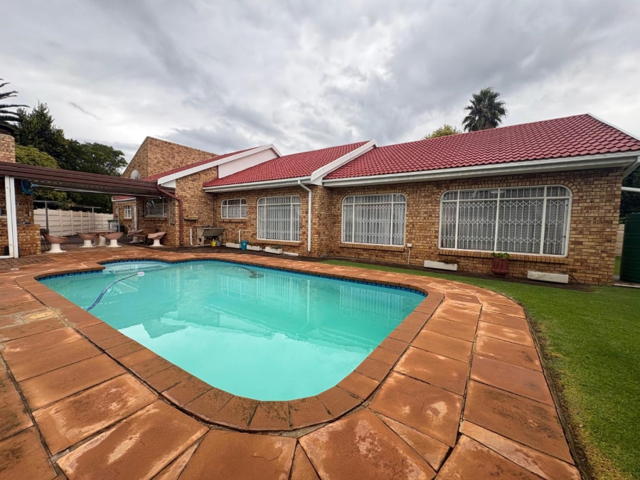 4 Bedroom Property for Sale in Risiville Gauteng