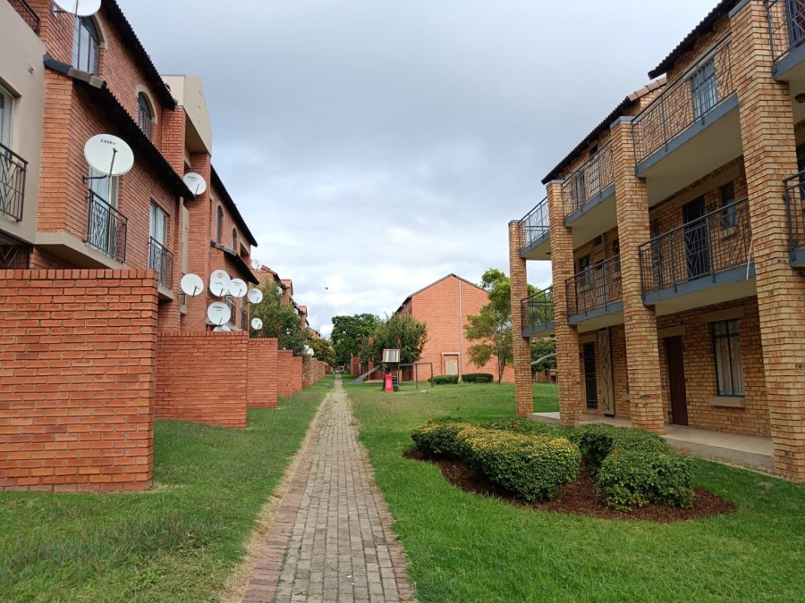 2 Bedroom Property for Sale in Karenpark Gauteng