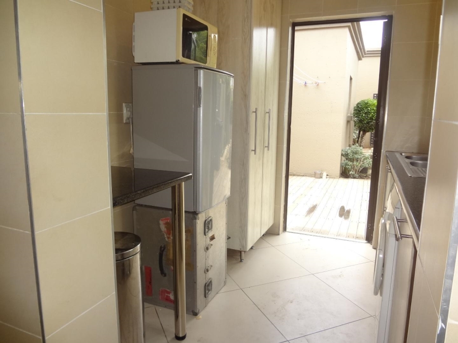 To Let 3 Bedroom Property for Rent in Beverley Gauteng