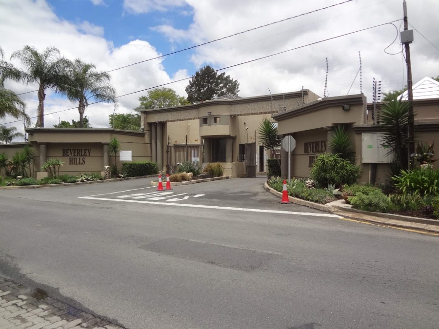 To Let 3 Bedroom Property for Rent in Beverley Gauteng