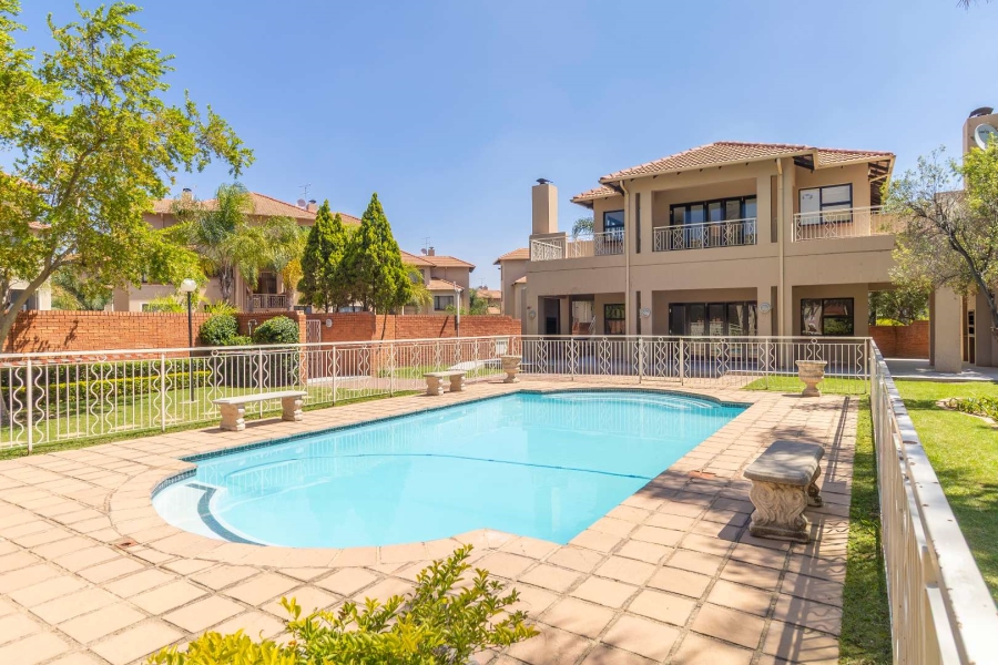 To Let 2 Bedroom Property for Rent in Sunninghill Gauteng