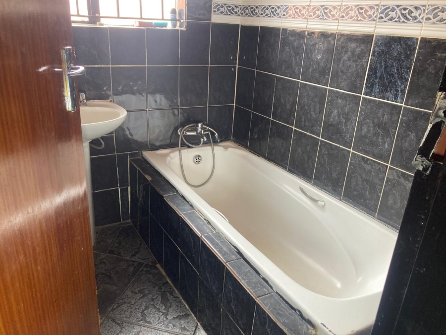 To Let 2 Bedroom Property for Rent in Protea Glen Gauteng