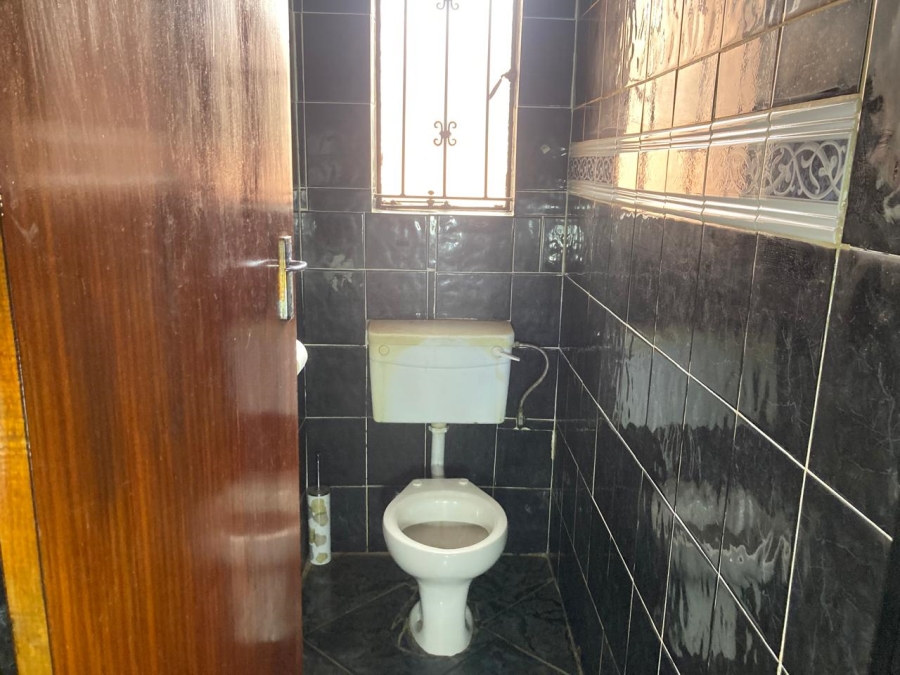 To Let 2 Bedroom Property for Rent in Protea Glen Gauteng