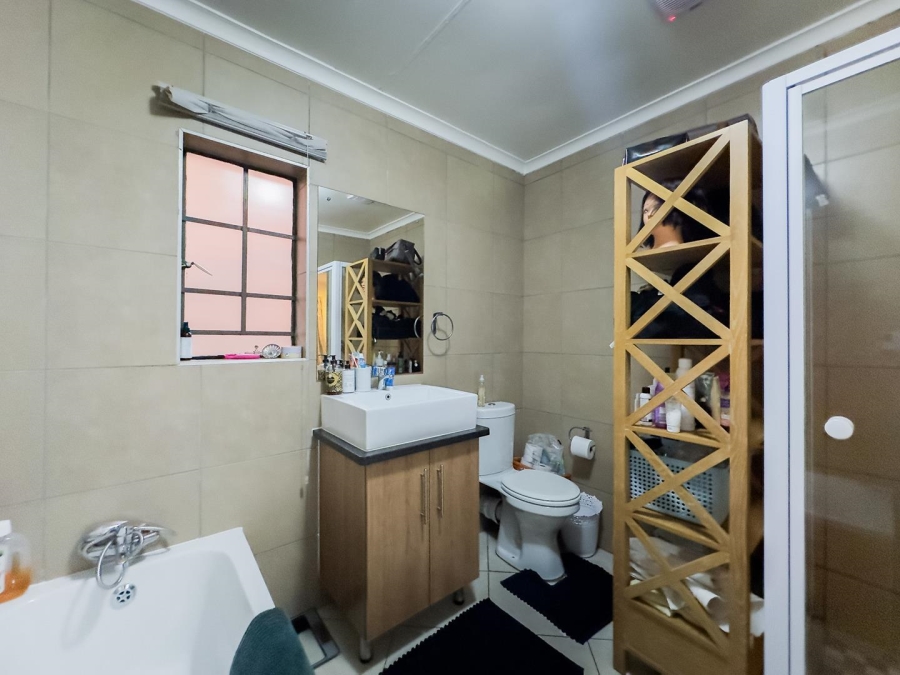2 Bedroom Property for Sale in Mooikloof Ridge Gauteng