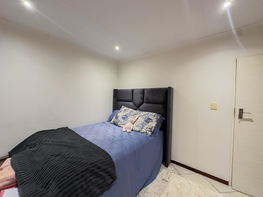 2 Bedroom Property for Sale in Mooikloof Ridge Gauteng