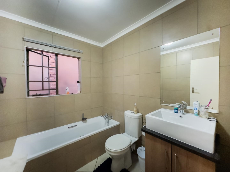 2 Bedroom Property for Sale in Mooikloof Ridge Gauteng