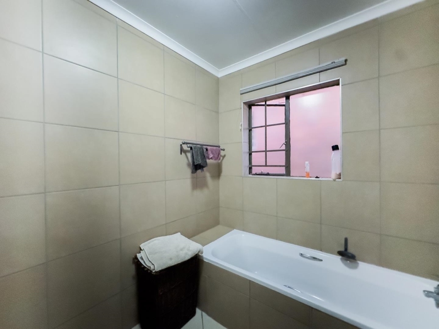 2 Bedroom Property for Sale in Mooikloof Ridge Gauteng