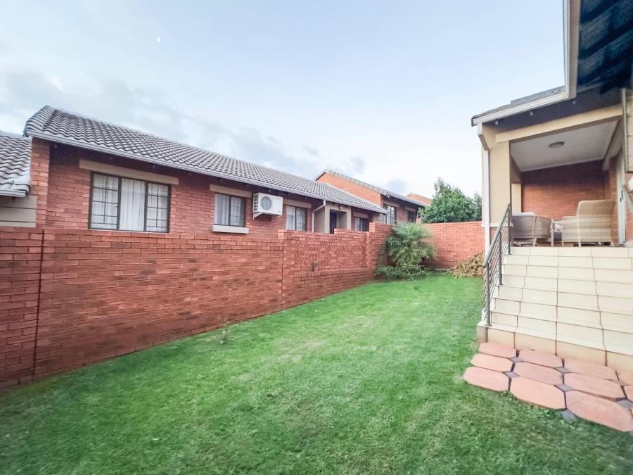 2 Bedroom Property for Sale in Mooikloof Ridge Gauteng