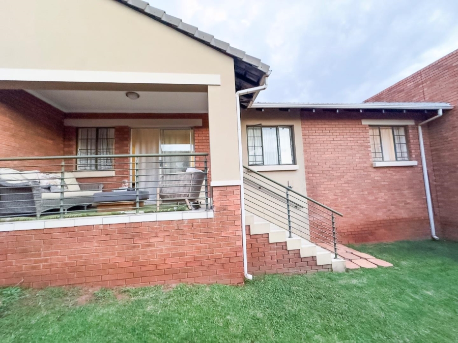 2 Bedroom Property for Sale in Mooikloof Ridge Gauteng
