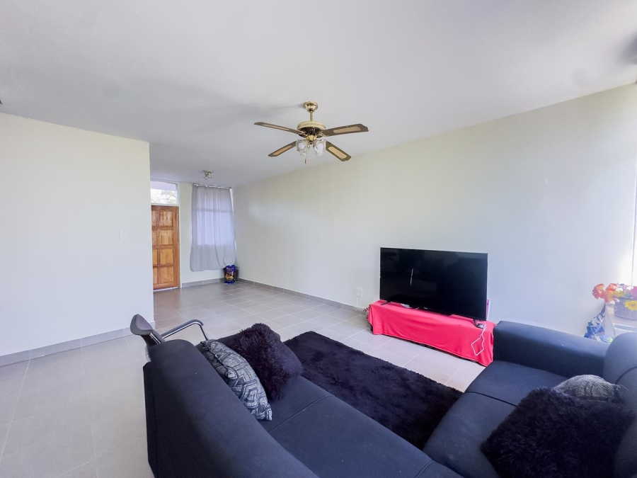 2 Bedroom Property for Sale in La Montagne Gauteng