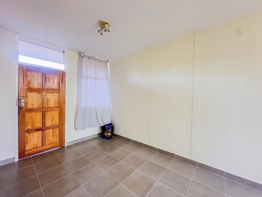 2 Bedroom Property for Sale in La Montagne Gauteng