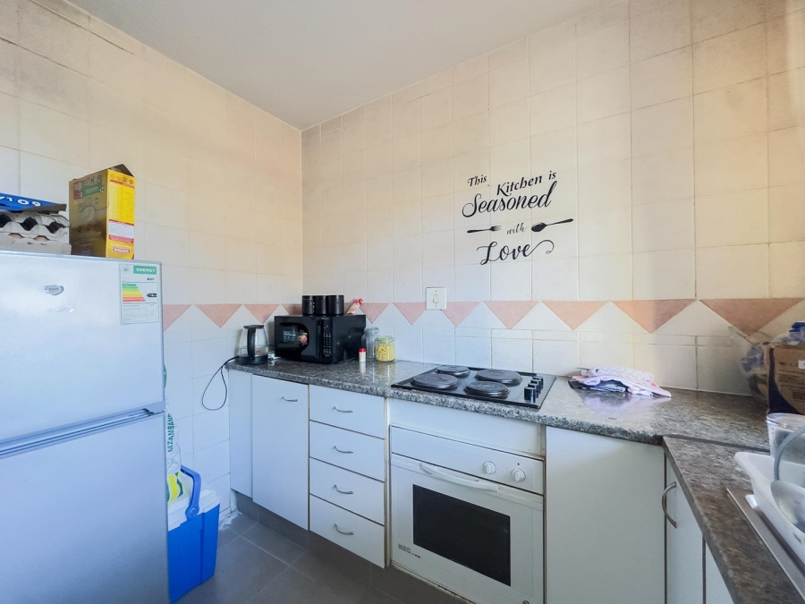 2 Bedroom Property for Sale in La Montagne Gauteng