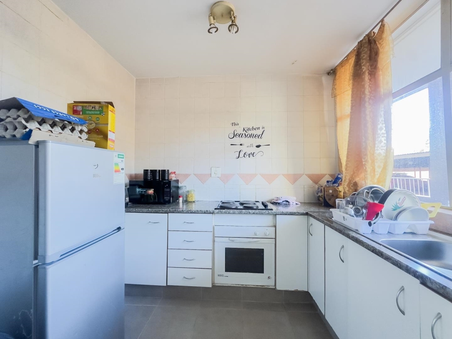 2 Bedroom Property for Sale in La Montagne Gauteng