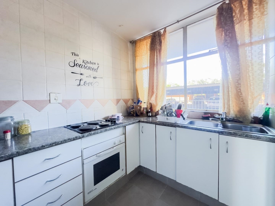 2 Bedroom Property for Sale in La Montagne Gauteng