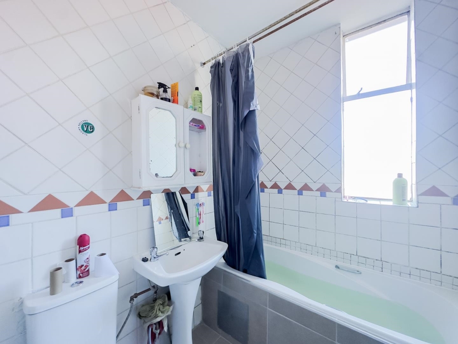 2 Bedroom Property for Sale in La Montagne Gauteng