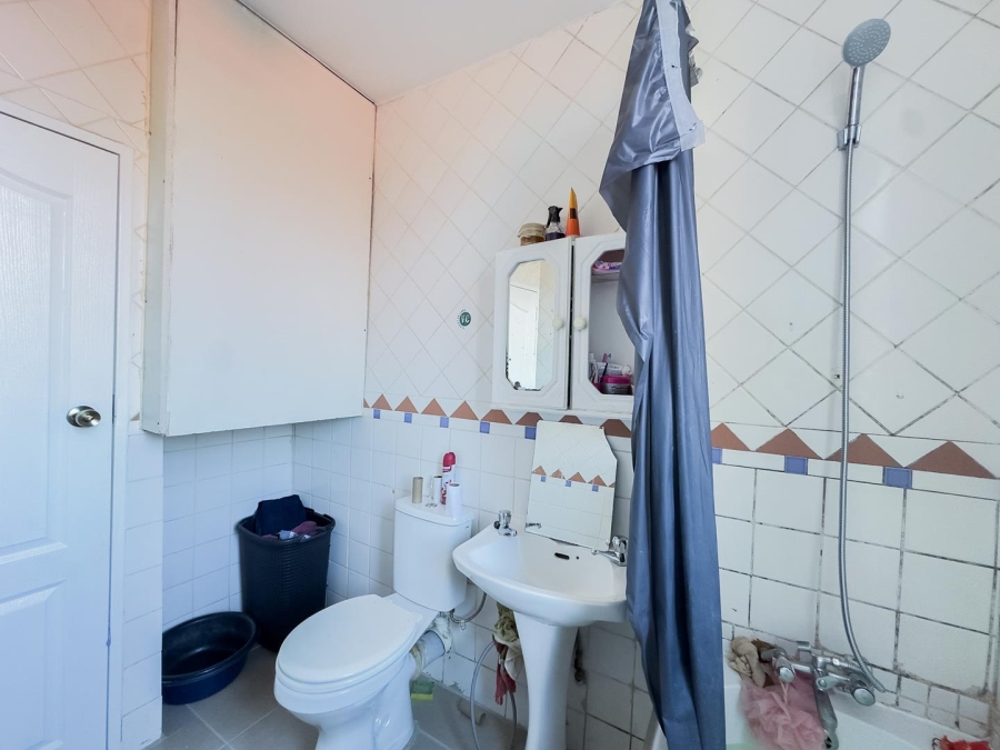 2 Bedroom Property for Sale in La Montagne Gauteng