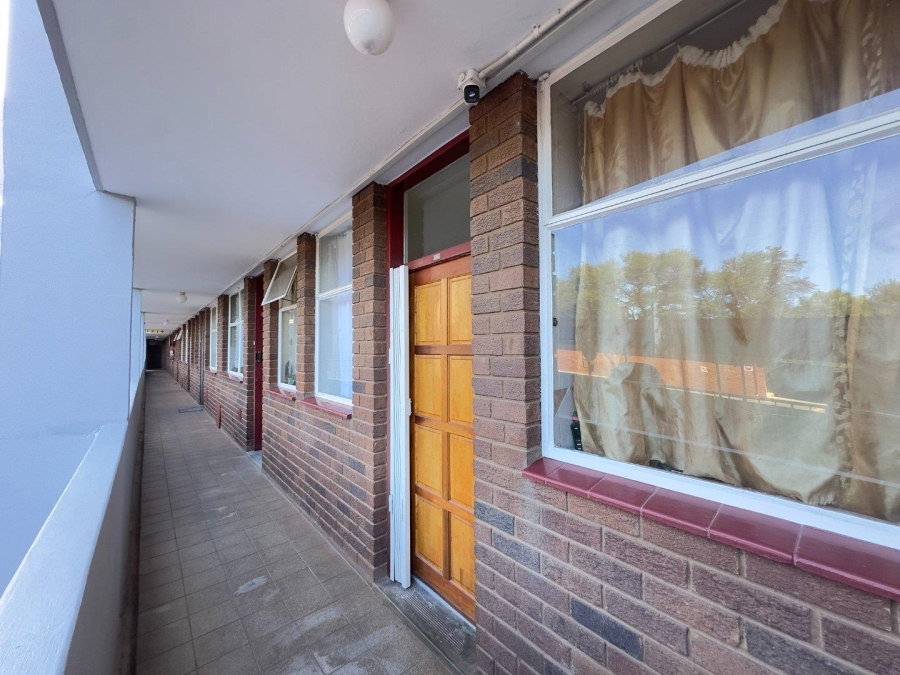 2 Bedroom Property for Sale in La Montagne Gauteng