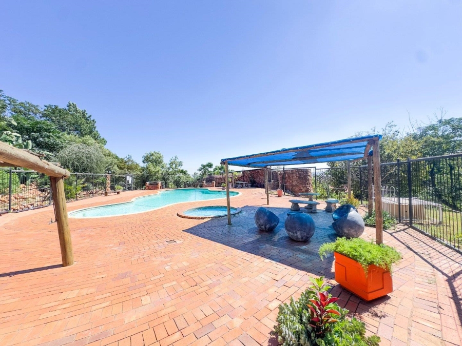 2 Bedroom Property for Sale in La Montagne Gauteng