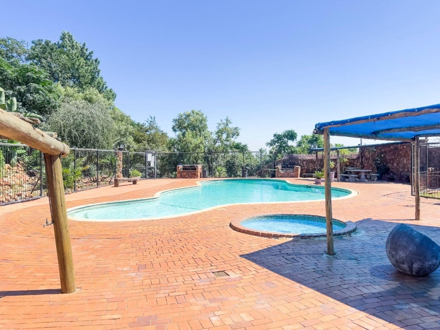 2 Bedroom Property for Sale in La Montagne Gauteng