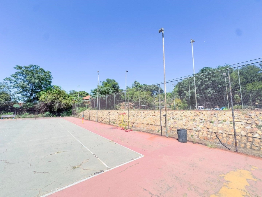 2 Bedroom Property for Sale in La Montagne Gauteng