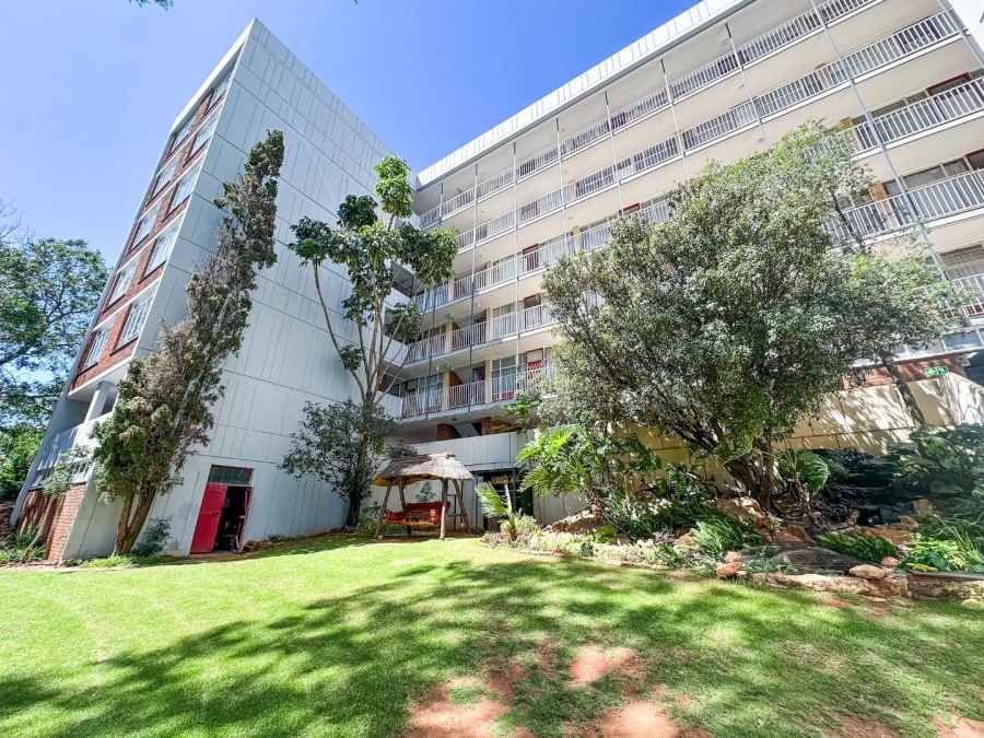 2 Bedroom Property for Sale in La Montagne Gauteng