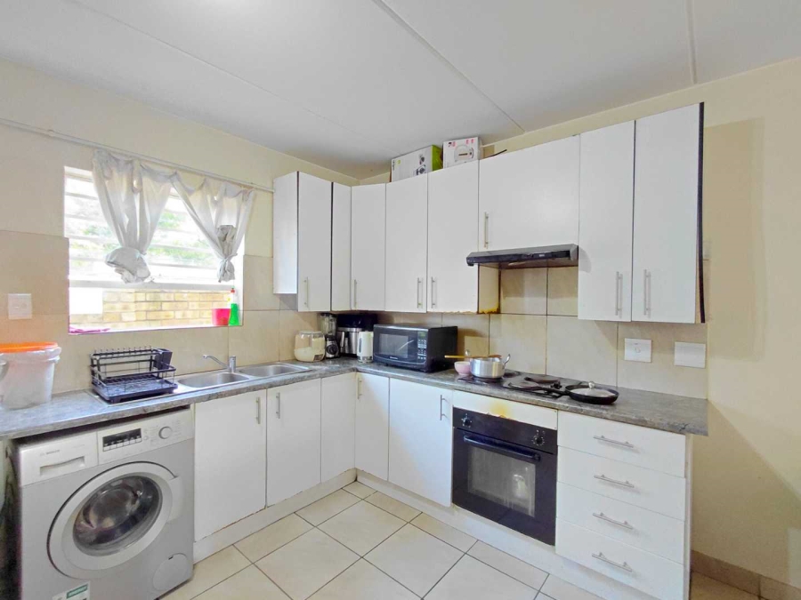 3 Bedroom Property for Sale in Wilgeheuwel Gauteng