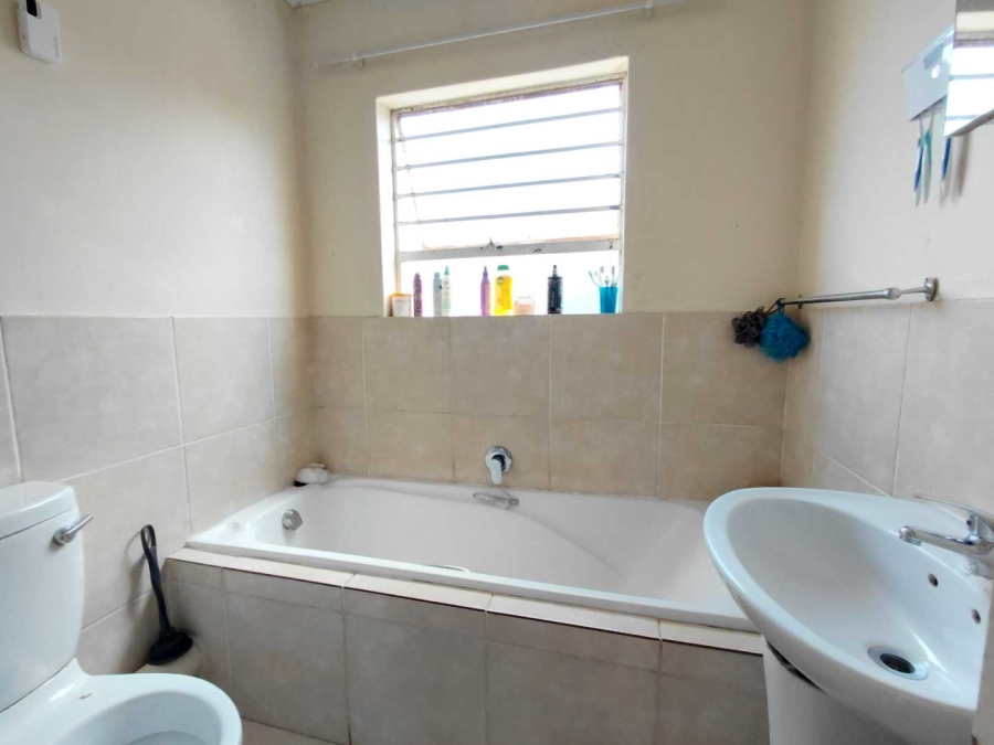 3 Bedroom Property for Sale in Wilgeheuwel Gauteng