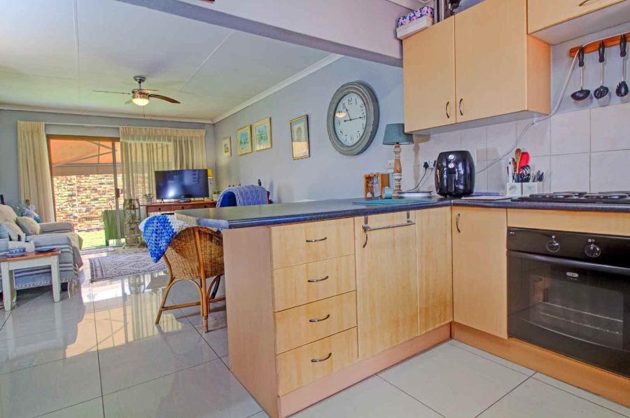 2 Bedroom Property for Sale in Wilgeheuwel Gauteng
