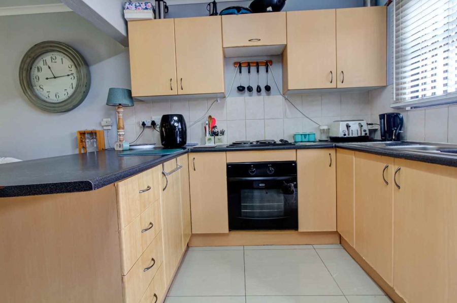 2 Bedroom Property for Sale in Wilgeheuwel Gauteng