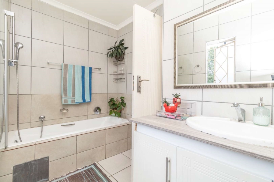 4 Bedroom Property for Sale in Paulshof Gauteng