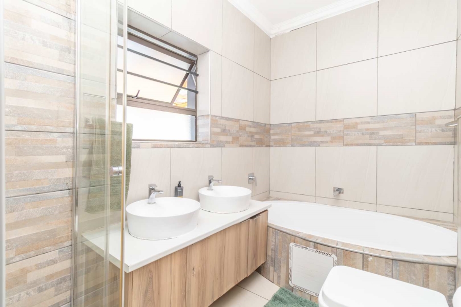 3 Bedroom Property for Sale in Horison Gauteng