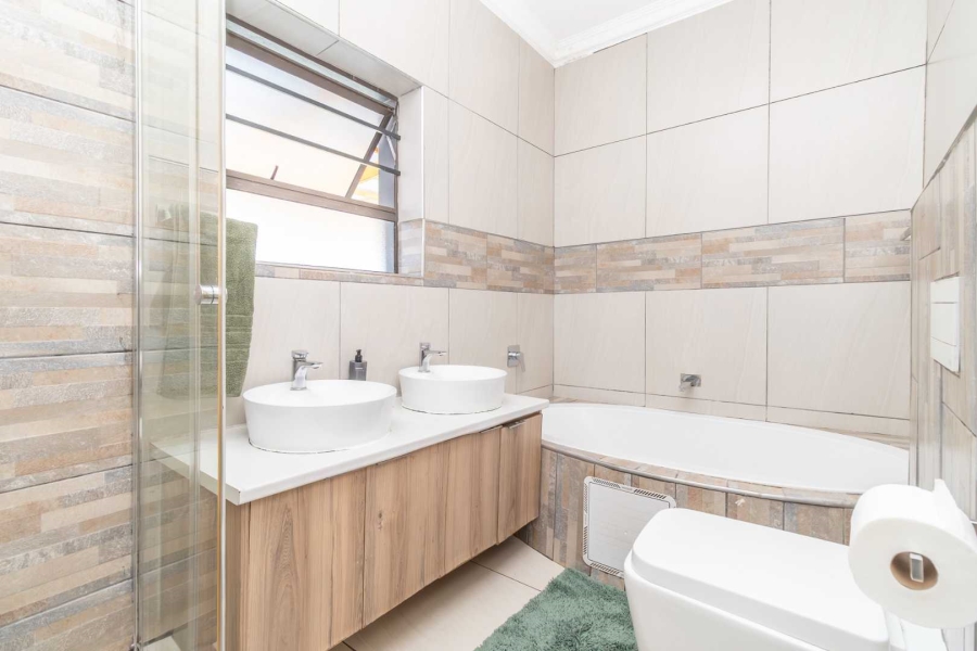 3 Bedroom Property for Sale in Horison Gauteng