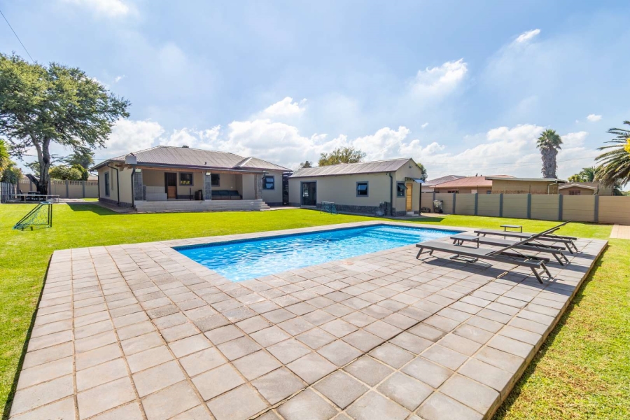 3 Bedroom Property for Sale in Horison Gauteng